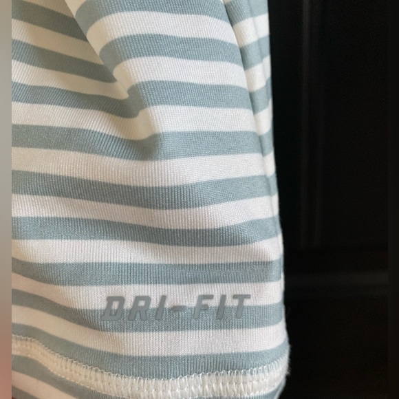 Nike Dri-Fit Striped Tank | Medium - Picture 4 of 6